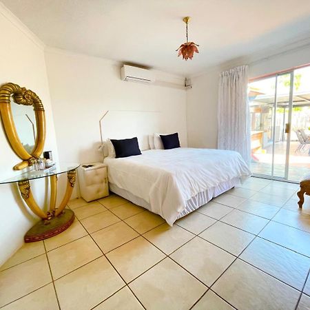 Joezebel Guesthouse Mogwase ภายนอก รูปภาพ