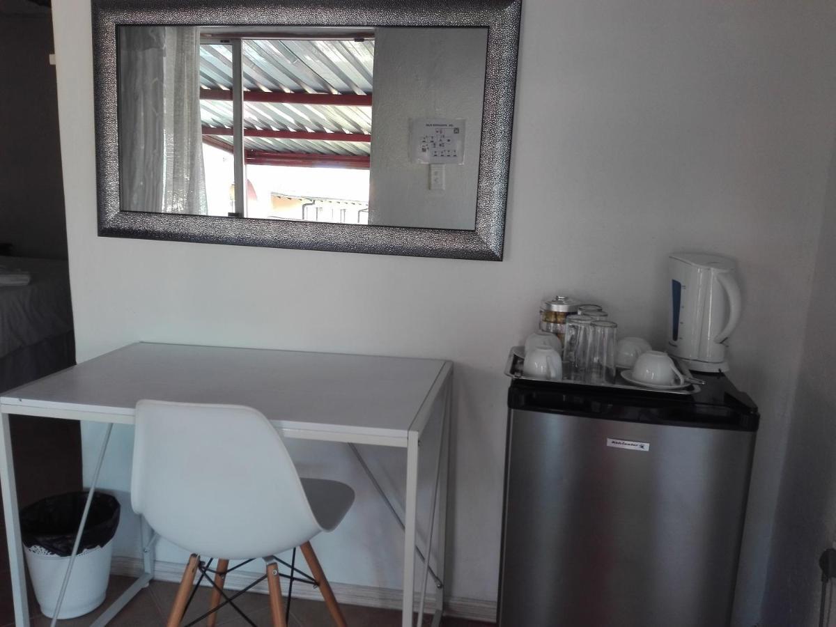 Joezebel Guesthouse Mogwase ภายนอก รูปภาพ